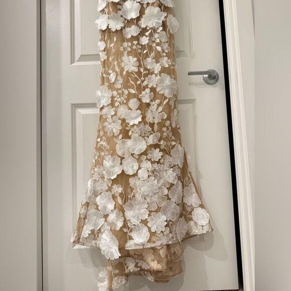 NWOT BRONX AND ABNCO Jasmine Strapless Floral Bridal Gown in White - Picture 6 of 11